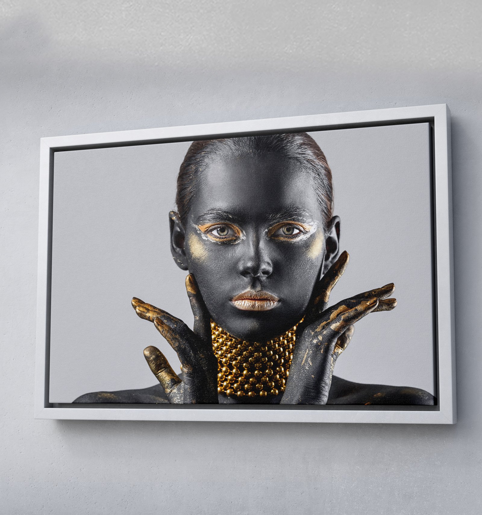 GOLD-QUEENWHITE